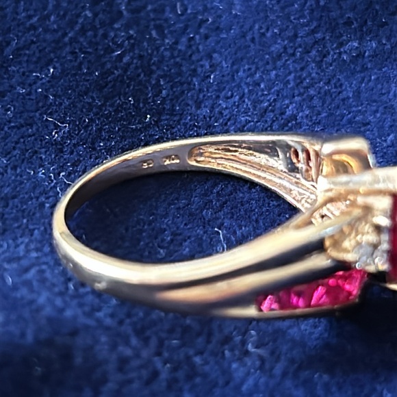 💕Genuine Gold Marquise Ruby & Diamond Ring - Picture 5 of 8